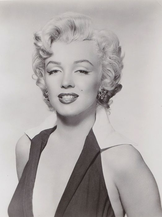 Monroe in a publicity photo for Niagara in 1953. One of the most iconic photos of Monroe, it was the basis for Andy Warhol's 1962 silkscreen painting, Marilyn Diptych.